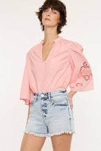 GRAVITY HIGH RISE MOM SHORTS