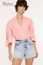GRAVITY HIGH RISE MOM SHORTS